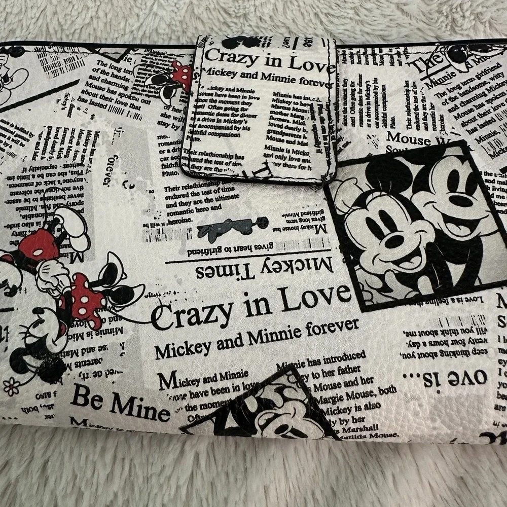 Disney Parks WDW Mickey & Minnie Mouse Sketch Wallet‎ Zip Wristlet